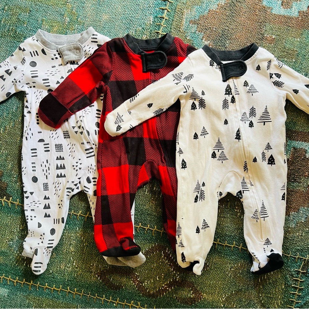 Honest Brand zip up Jammies set of 3- Newborn.